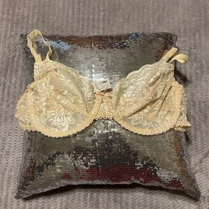 Victoria’s Secret vintage balconette unlined bra